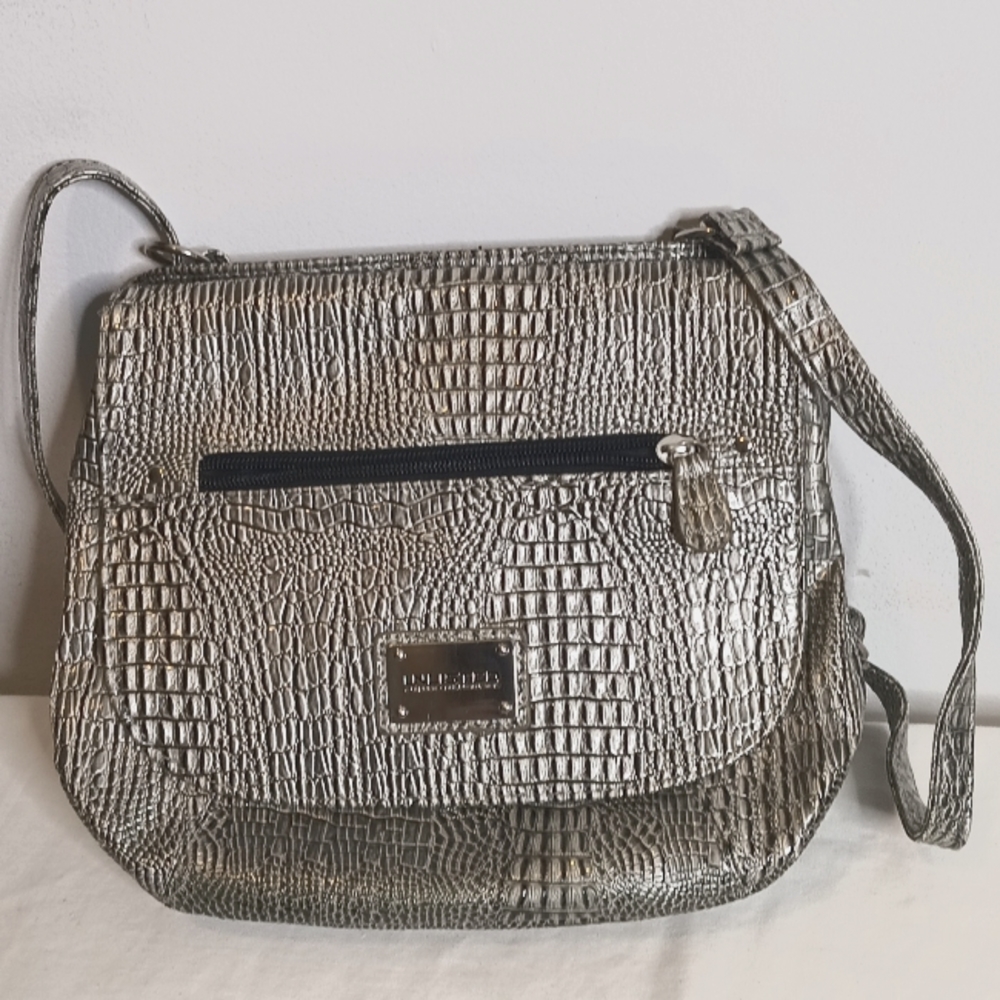 Unlisted silver purse lots of compartments - Picture 1 of 10